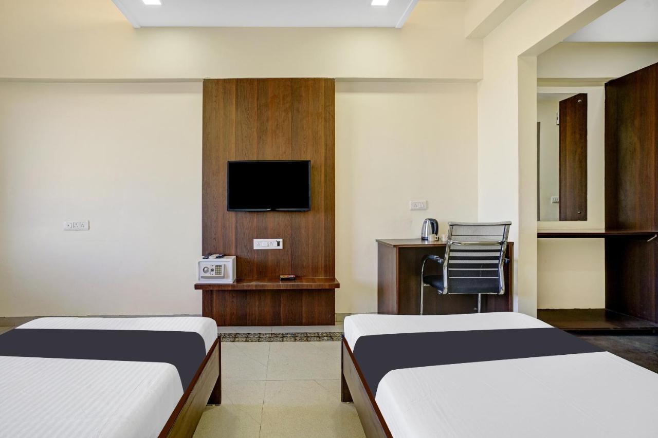 Townhouse Oak Hotel Rama Nashik Exterior photo